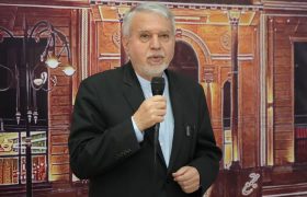وزیر میراث فرهنگی: پارس‌لند ازنا قابلیت جذب گردشگران خارجی را دارد